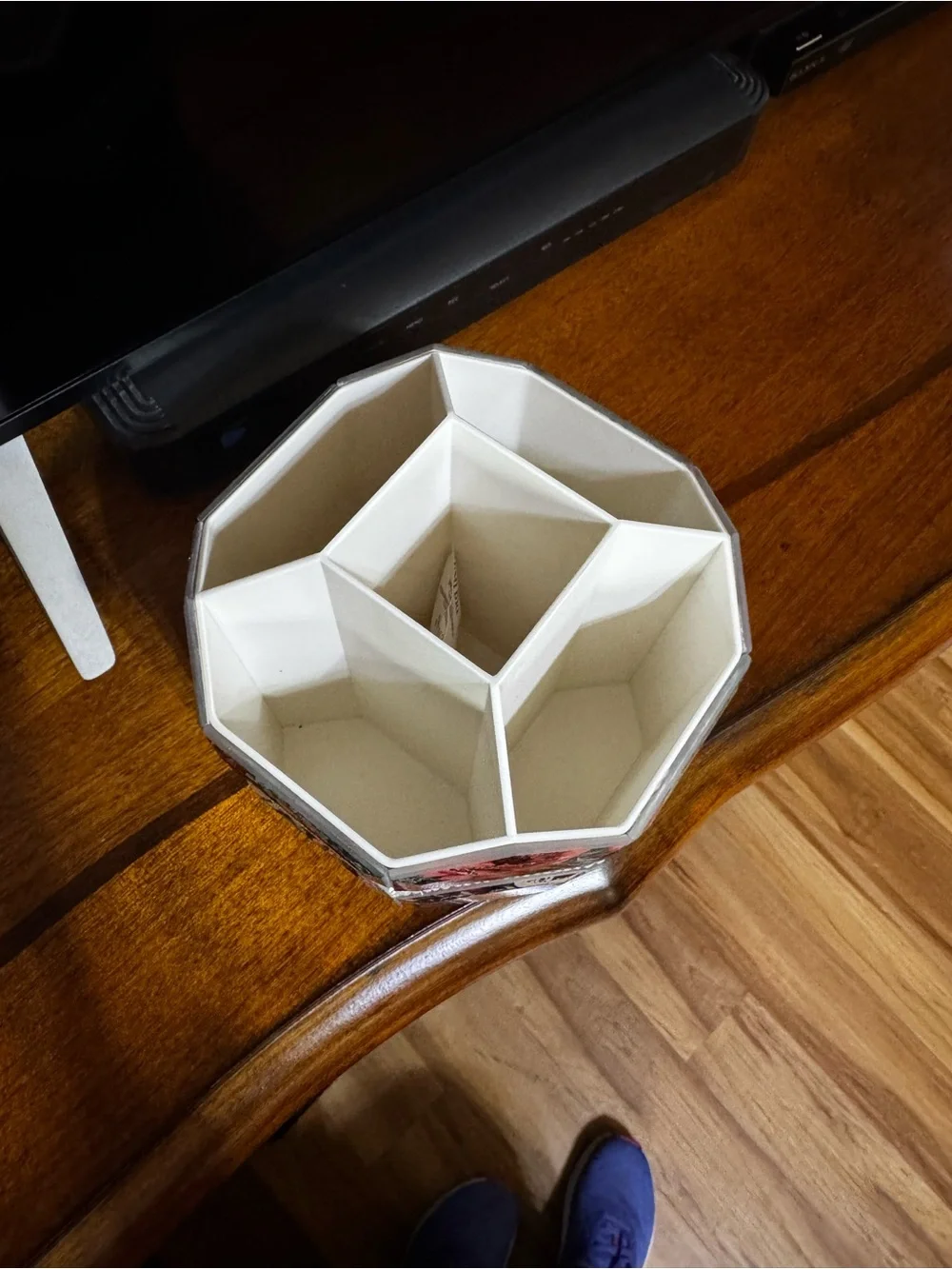 Floral Hexagonal Makeup Brush Holder with Pearl Band